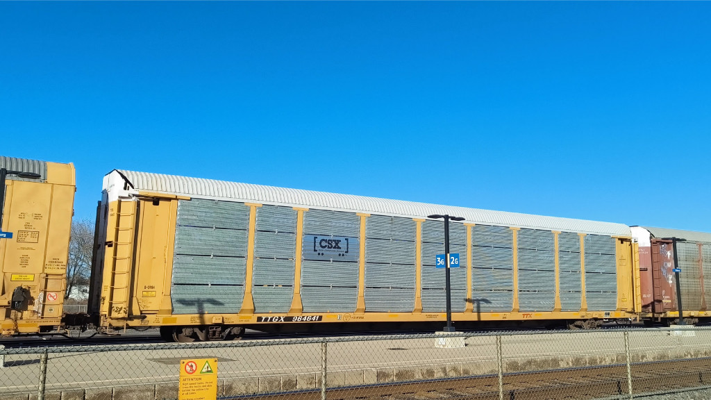 CSX B5984 (Body) TTGX 964641 (Flat)